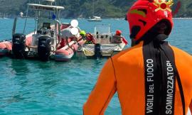 Imbarcano acqua e rischiano di affondare: soccorsi dai vigili del fuoco