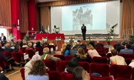 Macerata, inaugurazione dell'anno scolastico all'Ite "Gentili". Castelli: "La ricostruzione pensa ai più giovani"