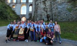 Il gruppo folcloristico di Castelraimondo al festival di Cesky Krumlov