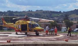 San Severino, precipita da un'impalcatura: operaio trasportato a Torrette in eliambulanza