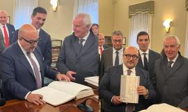 Recanati, blitz a Casa Leopardi per il ministro Sangiuliano. E promette: "A marzo ritorno"