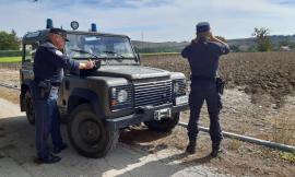 Tolentino, taniche di collante abbandonate in contrada Ributino: individuato il responsabile