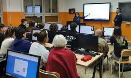 Macerata, generazioni a confronto: nonni e nipoti dell'Ite Gentili a lezione di educazione finanziaria