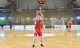 Basket, Porto Recanati batte Matelica nel derby e si prende la quinta vittoria di fila