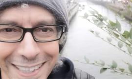 Giovanni Allevi sorride sui Navigli: "Per ritrovare le forze e accogliere con dolcezza il dolore"