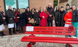 Civitanova, rose rosse contro la violenza sulle donne: "Promuoviamo un cambiamento culturale"