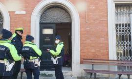 Recanati, trovati in casa i corpi senza vita di due sorelle di cui non si avevano più notizie: mistero sulle cause (FOTO)