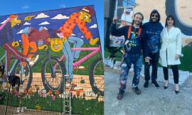 Civitanova, alla scuola "Don Bosco" un nuovo murale dedicato alla mobilità sostenibile