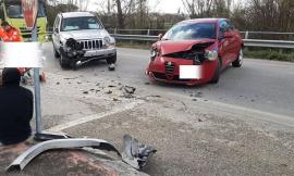 Morrovalle, schianto fra due auto: quattro feriti (FOTO)