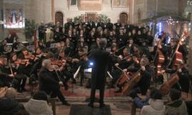 Concerto per l'Epifania all'Abbadia di Fiastra: il maestro Cernetti dirige il "Gloria" di Vivaldi