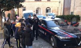 Montelupone, i carabinieri salgono in cattedra: incontro con gli alunni della quinta elementare