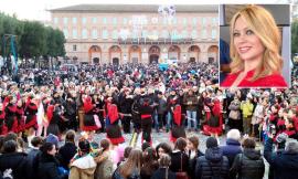 Civitanova, tris in maschera per il Carnevale 2024: madrina delle kermesse è Anna Falchi