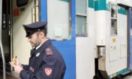 La polizia ferroviaria rafforza i servizi a bordo dei treni: 109 persone controllate