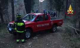 Perdono l'orientamento nel bosco: soccorsa coppia di escursionisti
