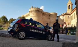 Si mette alla guida ubriaco fradicio e resta coinvolto in un incidente: denunciato