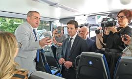 Un biglietto unico del bus valido per tutte le Marche: arriva l'assistente digitale Marta