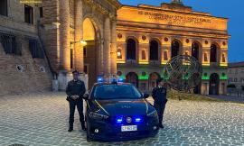 La Guardia di Finanza festeggia i 250 anni dalla fondazione: lo Sferisterio si illumina di giallo e verde