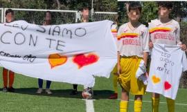 Una malattia lo strappa alla vita a soli 14 anni, i compagni di squadra: "Nulla potrà colmare il tuo vuoto"