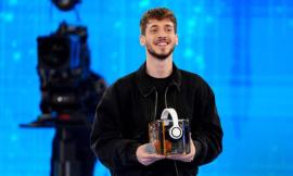 Holden incontra i fan: firmacopie del nuovo album al Centro Commerciale Val di Chienti