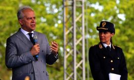 Civitanova, a 'spiegare la legalità' ci pensano i supereroi: il ministro Piantedosi alla Marche International School (FOTO e VIDEO)