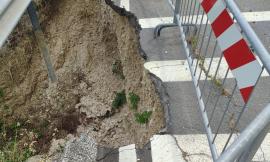 Macerata, sull'orlo della voragine in via Mattei: tra rischio idrogeologico, spese e lavori