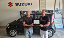 Tolentino, l'Autofficina Tm festeggia 40 anni di attività: targa del Comune per il titolare Maurizio Tiberi