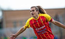 Sbaffo-Samb, salta tutto. Scelta di cuore del capitano: rimane alla Recanatese