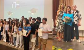 Macerata, grande cerimonia all'I.t.e. "A.Gentili" per la consegna dei diplomi