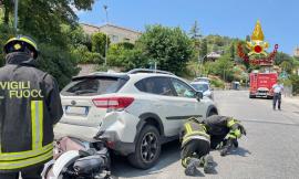 Recanati, scontro tra auto e scooter: un uomo trasferito a Torrette