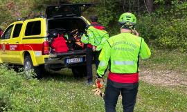 Va a funghi insieme al figlio, poi accusa un malore: uomo recuperato dal soccorso alpino