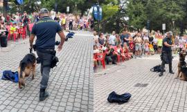 Potenza Picena, le Fiamme Gialle all'evento "PortoBimbo":  il cane antidroga "Edir" grande protagonista