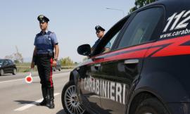 Civitanova, strattona una ragazza e la fa cadere a terra per rubarle il cellulare: arrestato 36enne