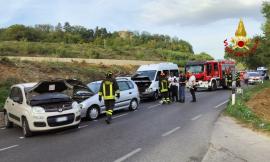 Macerata, tamponamento a catena coinvolge due auto e un furgone: un ferito a Torrette in eliambulanza (FOTO)