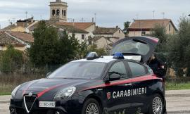 Lite tra due uomini, uno tira fuori un coltello: carabiniere fuori servizio evita il peggio