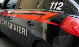 Recanati,  32enne minaccia di lanciarsi da 10 metri d'altezza: comandante dei carabinieri lo salva