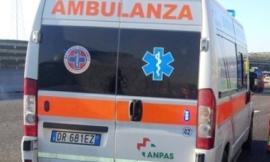 Accusa un malore alla guida del camion e impatta contro il guardrail: muore un uomo lungo l'A14