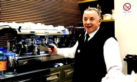 Pierino, il barista 'gentiluomo' da 53 anni al servizio dei maceratesi: "Vi svelo i segreti del mio cappuccino" (VIDEO)