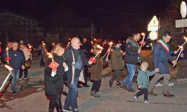 Pieve Torina, successo per la fiaccolata contro la violenza sulle donne