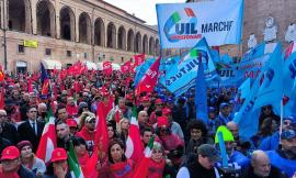 Sciopero generale, oltre 4500 persone al corteo di Fabriano: adesioni massicce nelle aziende