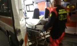 Si tuffa in mare di notte e non riesce a tornare a riva: salvata assessore e milite