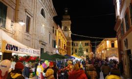 Pollenza si veste di magia natalizia: si parte con la festa del cioccolato e i mercatini