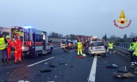 Civitanova, drammatico incidente in autostrada: muore una donna, quattro feriti