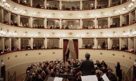 Civitanova, il Concerto di Natale incanta il pubblico al teatro Annibal Caro: da Vivaldi, Handel a Bach