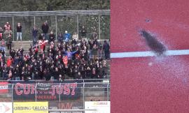 Fumogeno in campo ad Urbino danneggia la pista d'atletica: "E la Maceratese paga"