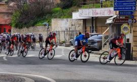 Passaggio della Tirreno-Adriatico a Tolentino: una mattinata di grande ciclismo