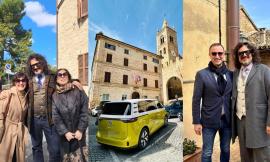 Nuovo 'avvistamento' per Alessandro Borghese: lo chef a Montecassiano per il lancio di "4 Ristoranti"