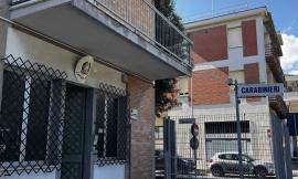 Potenza Picena, si finge operatore delle Poste e sottrae 970 euro a una donna: denunciato 34enne