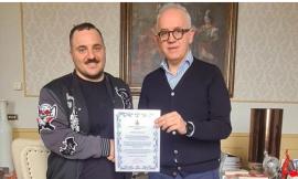 Civitanova, sventa truffa ai danni di un'anziana: il sindaco premia Emiliano Mercanti