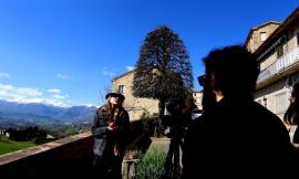 Gualdo, il paese del "tempo sospeso": dagli scorci panoramici sui Monti Azzurri alla storia di Romolo Murri (FOTO e VIDEO)