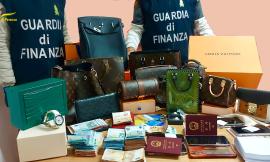 Macerata, maxi frode fiscale di 200 milioni di euro: sequestrati Rolex, Porsche e una villa a due imprenditori cinesi